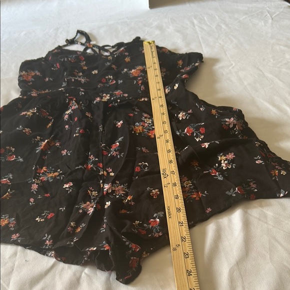 American Eagle Outfitters Black Floral Romper - Picture 6 of 8